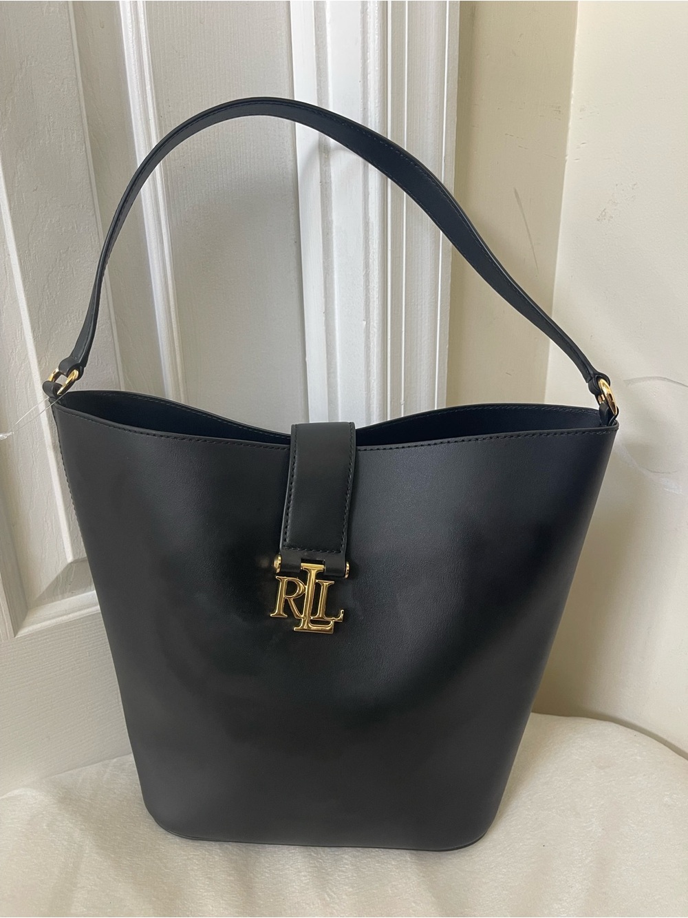 Ralph Lauren Black Bucket Shoulder Bag with Gold RL Logo - Picture 9 of 10